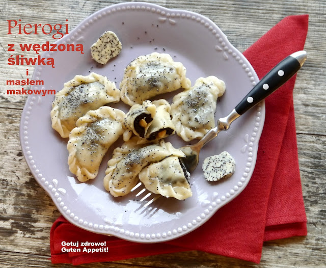 Pierogi z wędzoną śliwką i masłem makowym